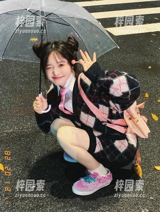 下载heiliao.cool，发现满屏都是槽点，简直让我想立马分享一百条！