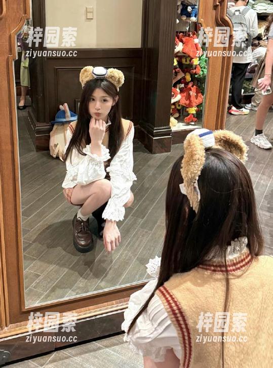 为什么“一起吃瓜1”网页的完整版总是这么魔幻？