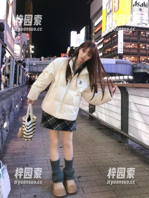 今日吃瓜网92苹果版：谁的瓜最甜？来这里瓜田里逛逛，别错过！