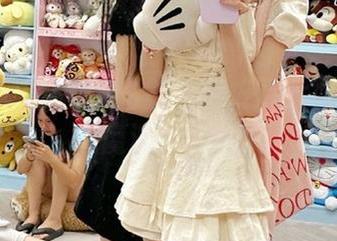 网页也能这么好玩？吃瓜天堂魔法加持！