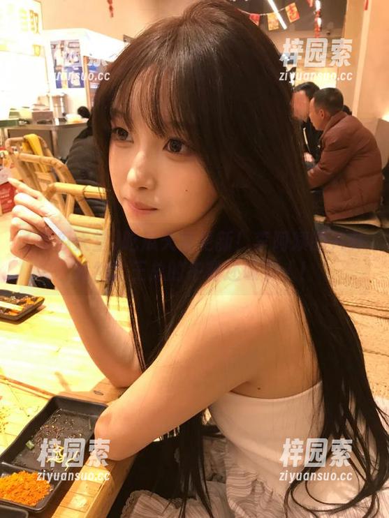 吃瓜天堂更新！李阿姨的八卦竟然比王总的午餐还吸引人！