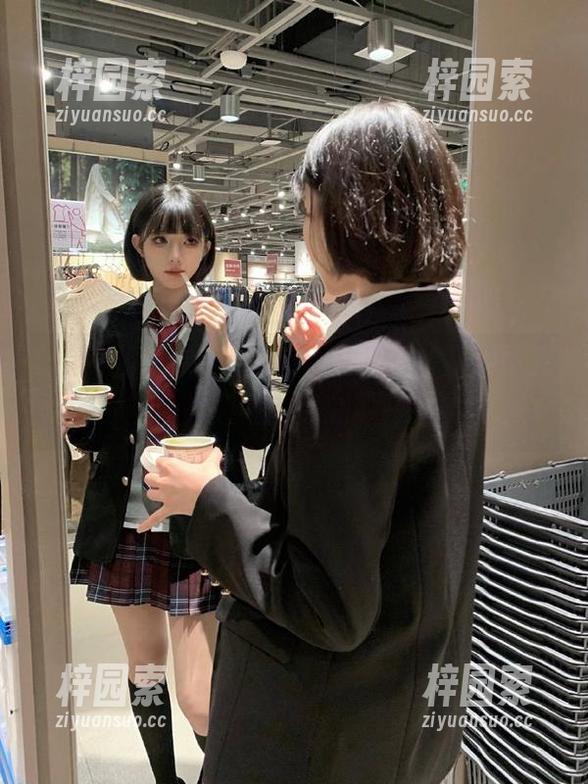 吃瓜网App新更新：我是为了看热闹，忍不住又翻了一遍！