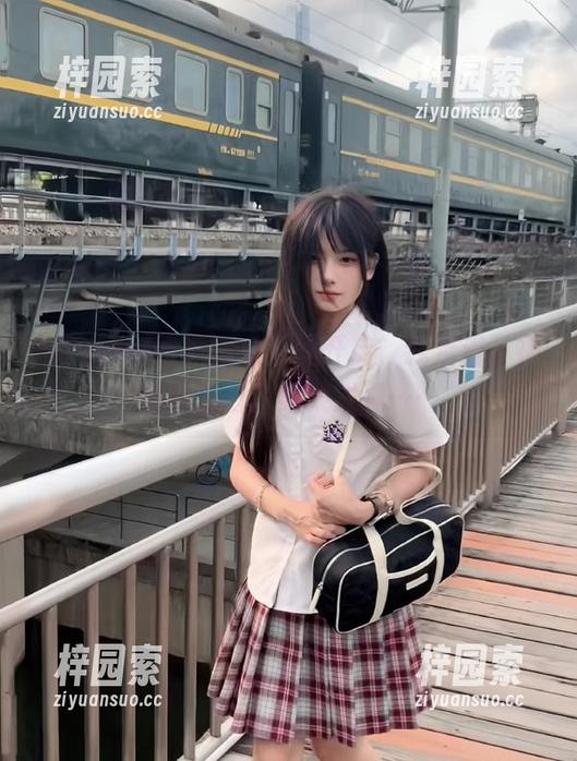吃瓜网直播间开启，我走进了神秘的入口，结果发现……