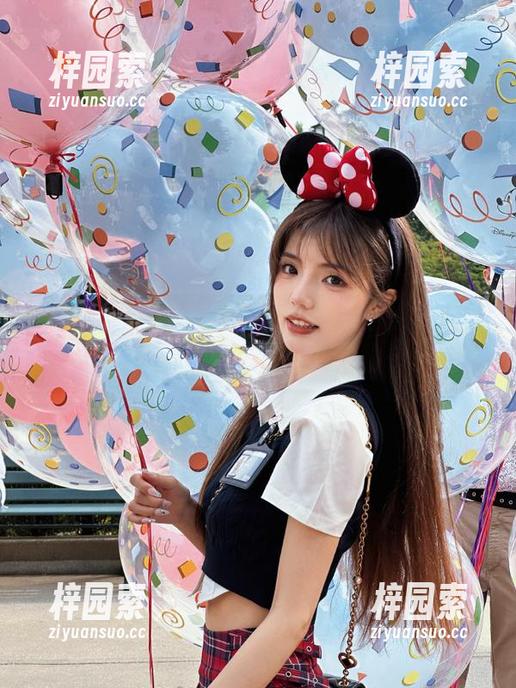当我在网红黑料入口遇到惊天秘密瓜时，反应是这样的…