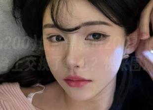 最新黑料M200：他们居然在台上交换了什么？快来围观！