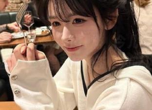 黑料不打烊，今儿个又发布了什么，让我想来杯奶茶，边吃边看！