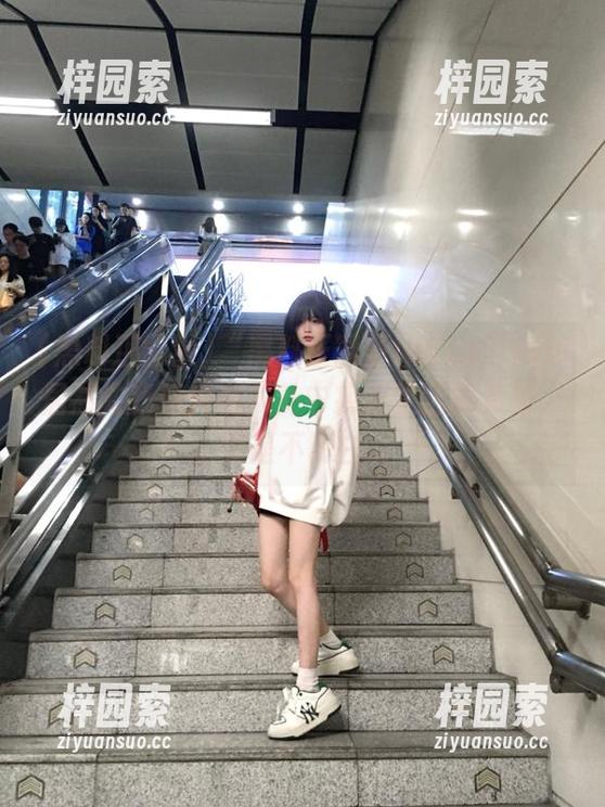 “黑料正能量index”网站居然教我如何在八卦中找到生活的希望，真是不明白...